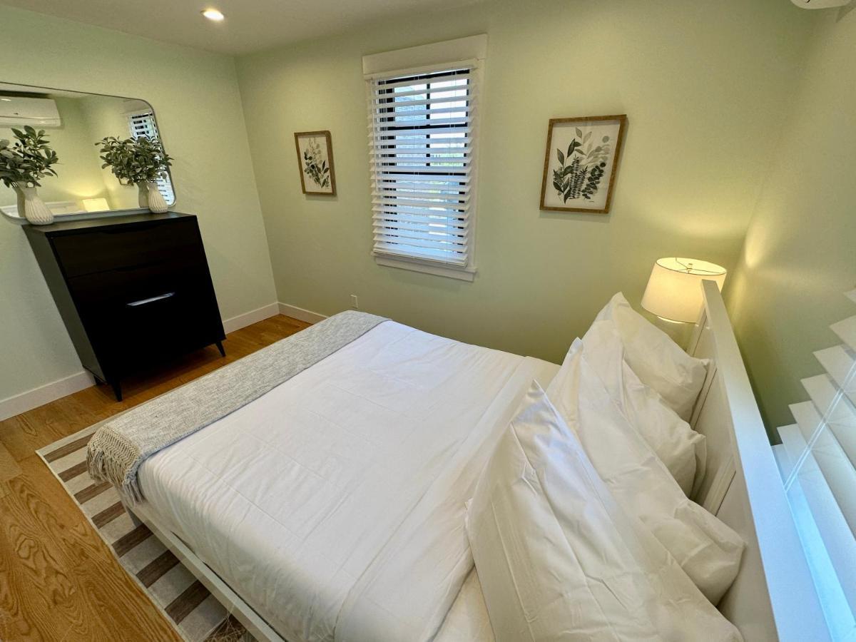 Prime Location! Renovated House! 6 Bed4 Bath Hotel Newport Bagian luar foto
