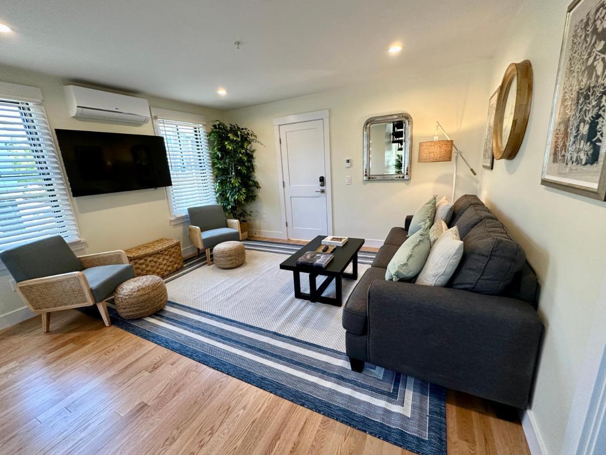 Prime Location! Renovated House! 6 Bed4 Bath Hotel Newport Bagian luar foto